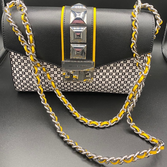 Michael Kors Handbags - Michael Kors Rose MD Flap New York City Taxi Collection